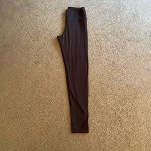 5/$25 - Grey M Felina leggings